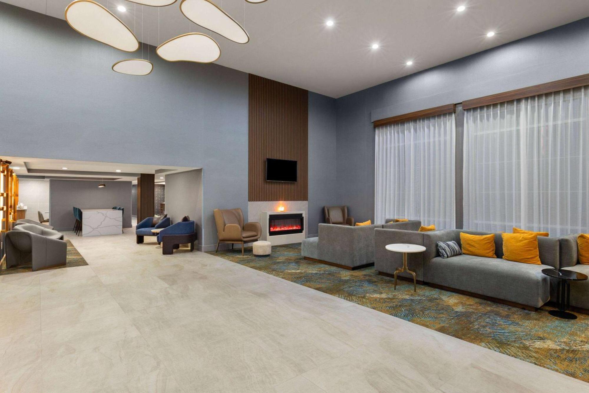 La Quinta By Wyndham Knoxville Central Papermill Exterior photo