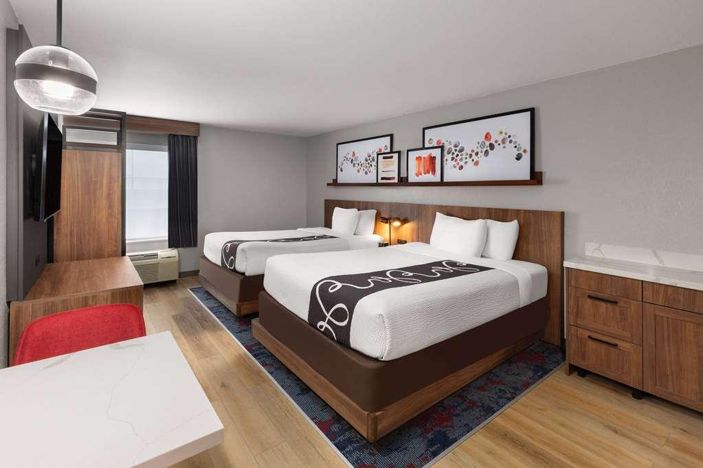 La Quinta By Wyndham Knoxville Central Papermill Room photo