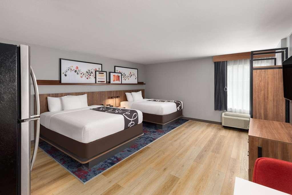La Quinta By Wyndham Knoxville Central Papermill Room photo