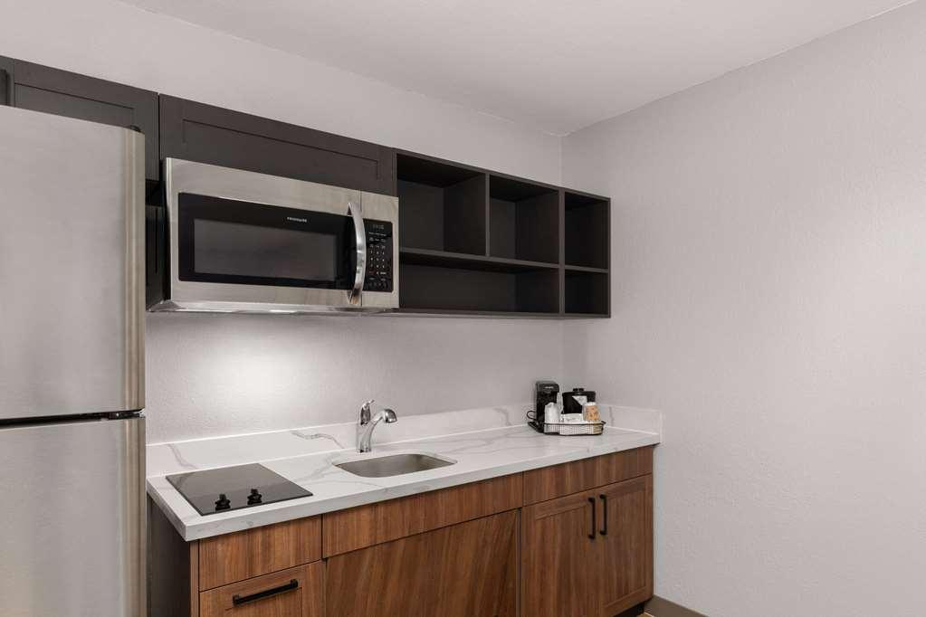 La Quinta By Wyndham Knoxville Central Papermill Room photo