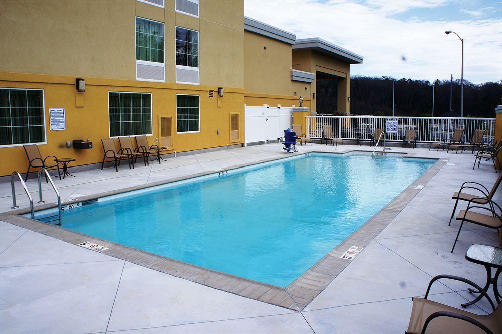 La Quinta By Wyndham Knoxville Central Papermill Exterior photo