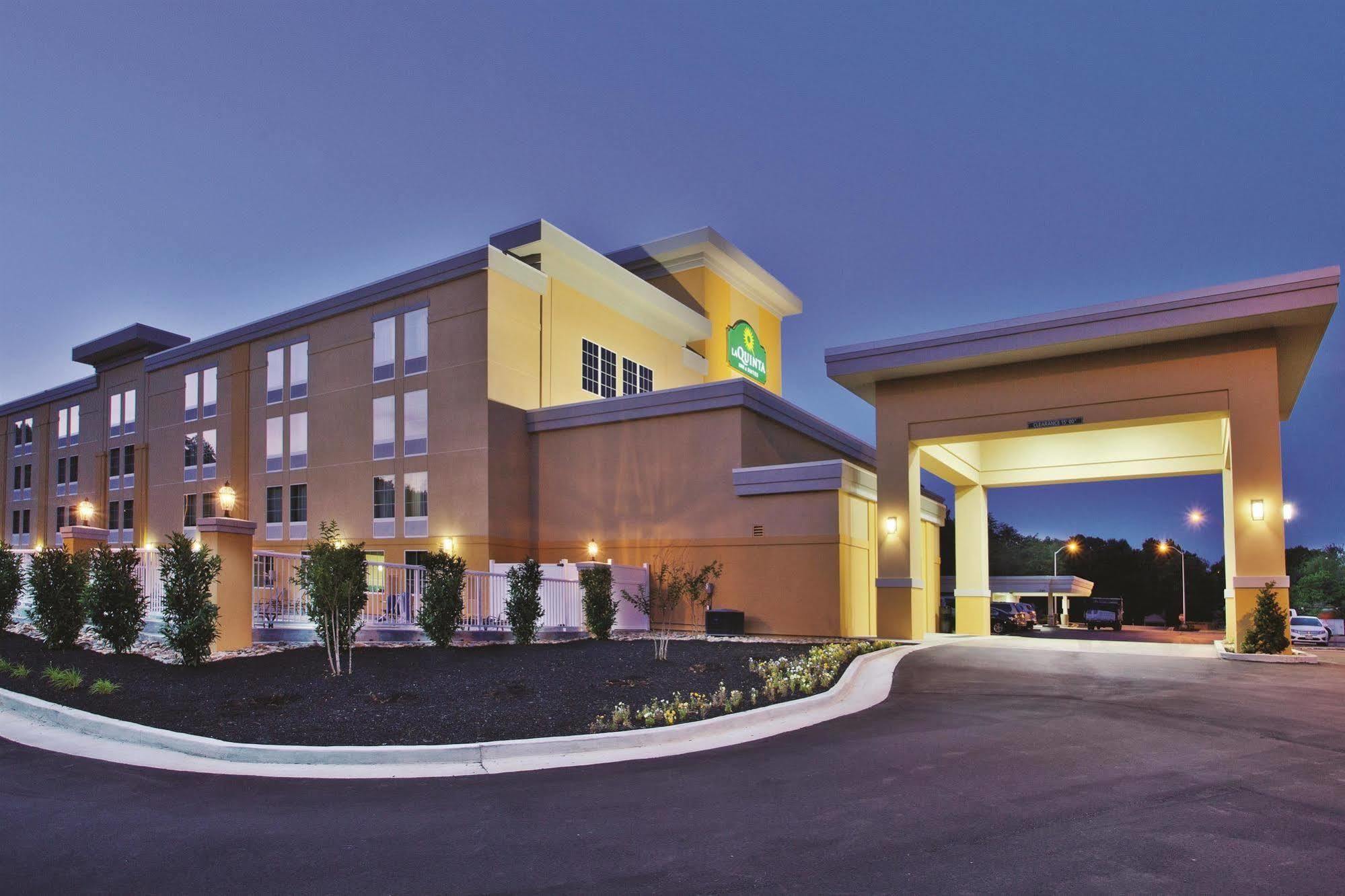 La Quinta By Wyndham Knoxville Central Papermill Exterior photo
