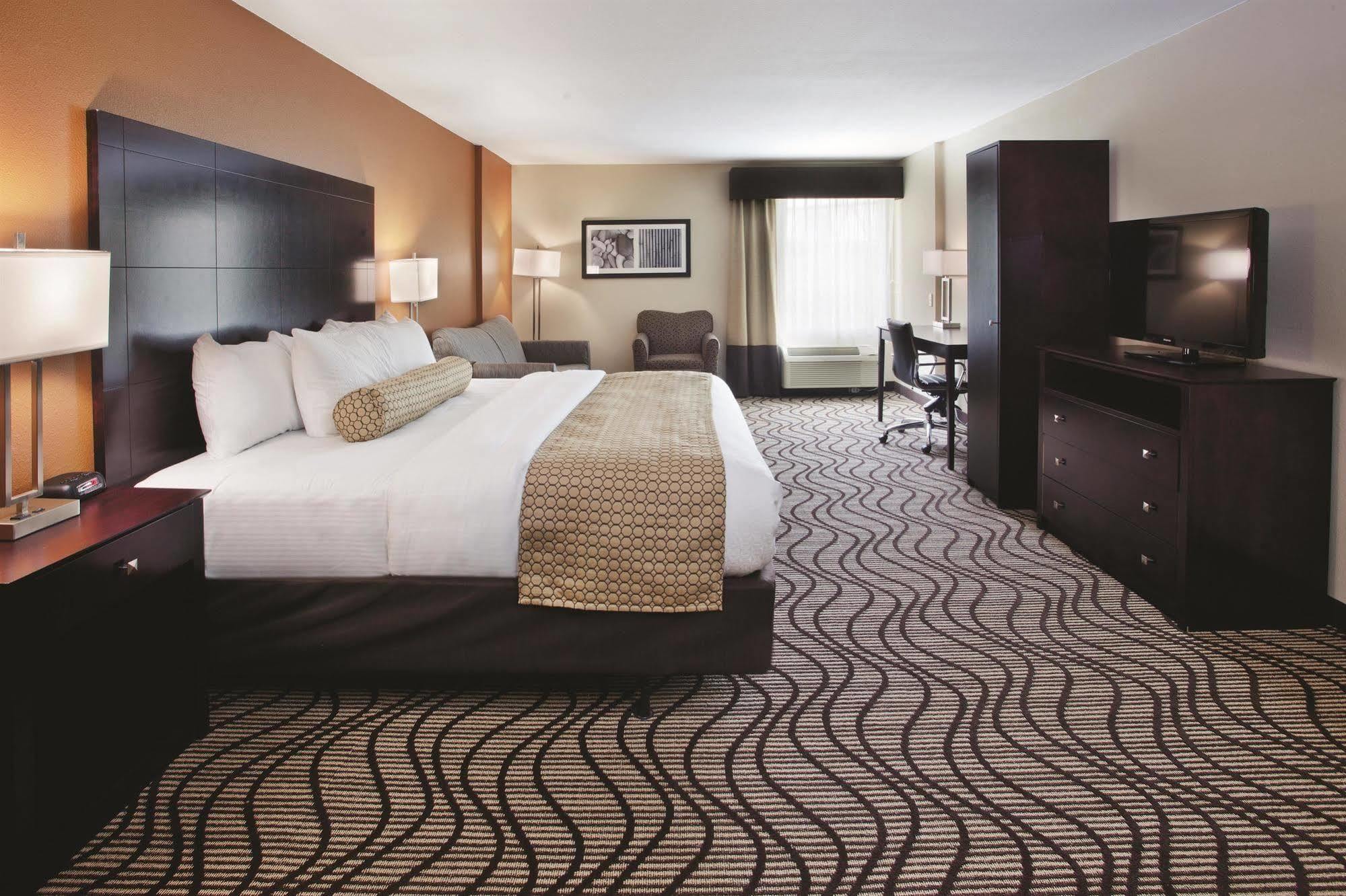 La Quinta By Wyndham Knoxville Central Papermill Exterior photo